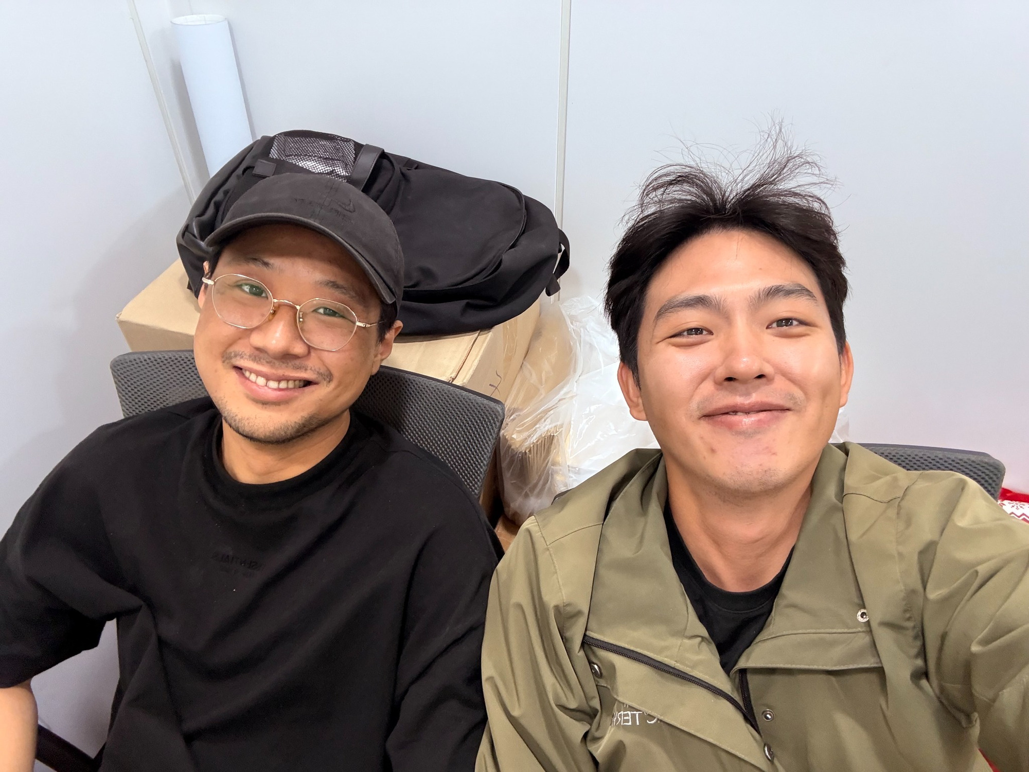 Whale Land founders — Jang Wook on the left and Kim Jeonghu on the right